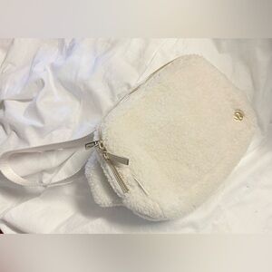Elegant Cream Sherpa Cosmetic Bag
